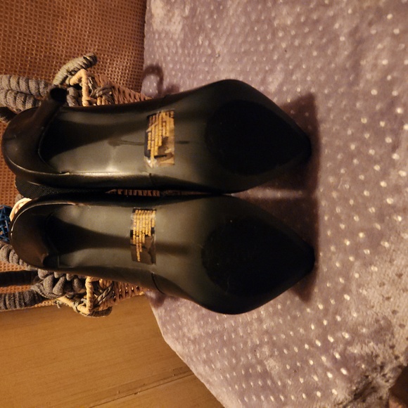 Boots - Picture 3 of 4